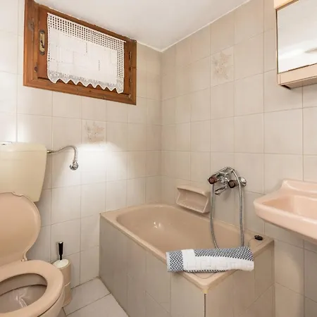 Hébergement de vacances Poli's House *