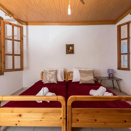 Case de vacanță Poli's House